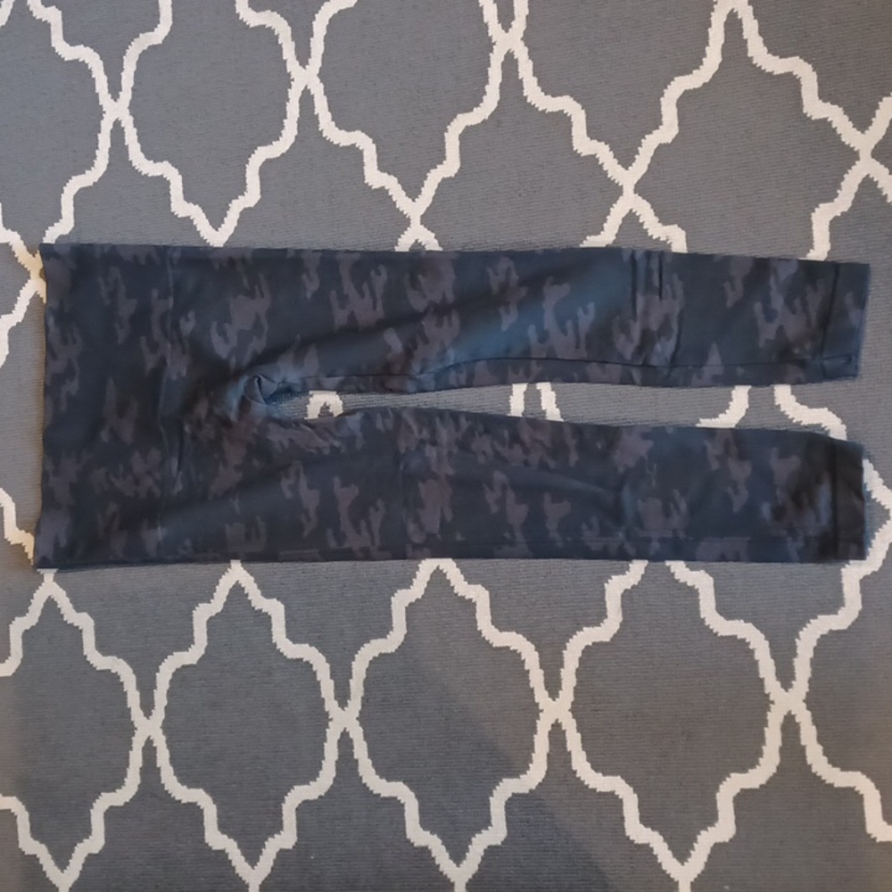 Spanx Look at Me Now Black & Gray Camo Leggings Women's M